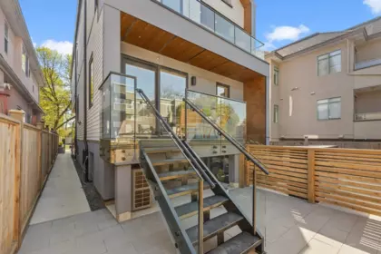 Outdoor Kitchen Photo of 679 W 18th Avenue, Vancouver, BC