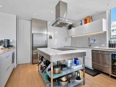 Kitchen Island Photo of 2703 889 Homer Street, Vancouver, BC