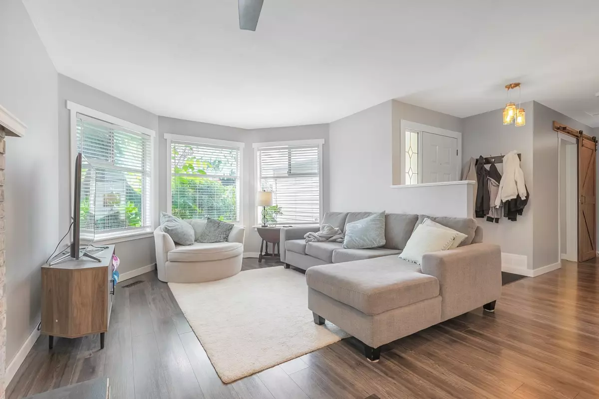 Family Room Photo of 9286 212 Street, Langley, BC