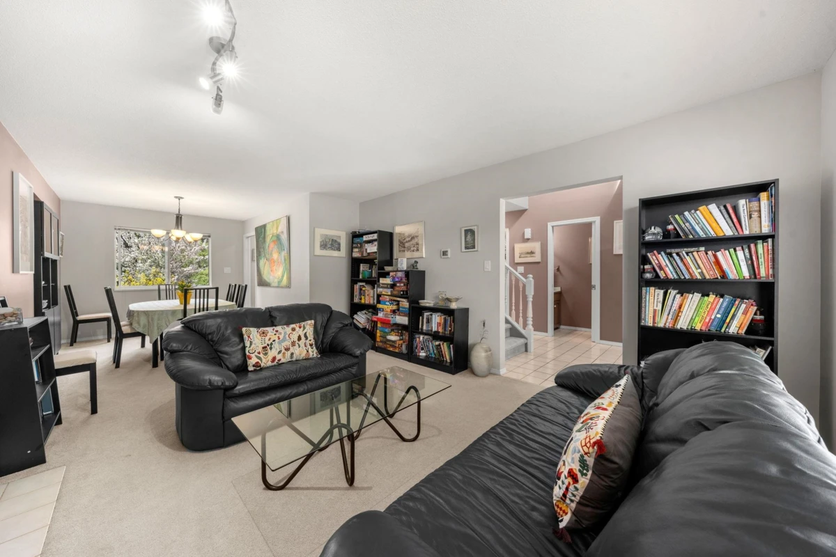 Dining Area Photo of 9539 215a Street, Langley, BC