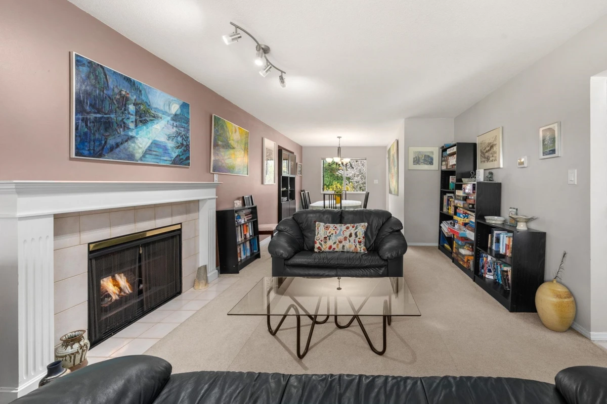 Living Room Photo of 9539 215a Street, Langley, BC