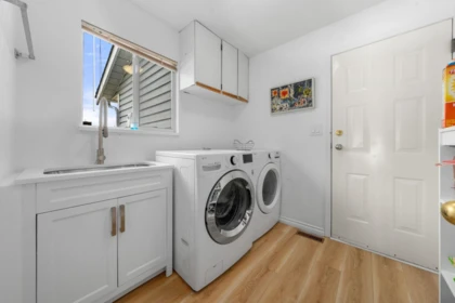 Laundry Room Photo of 9539 215a Street, Langley, BC