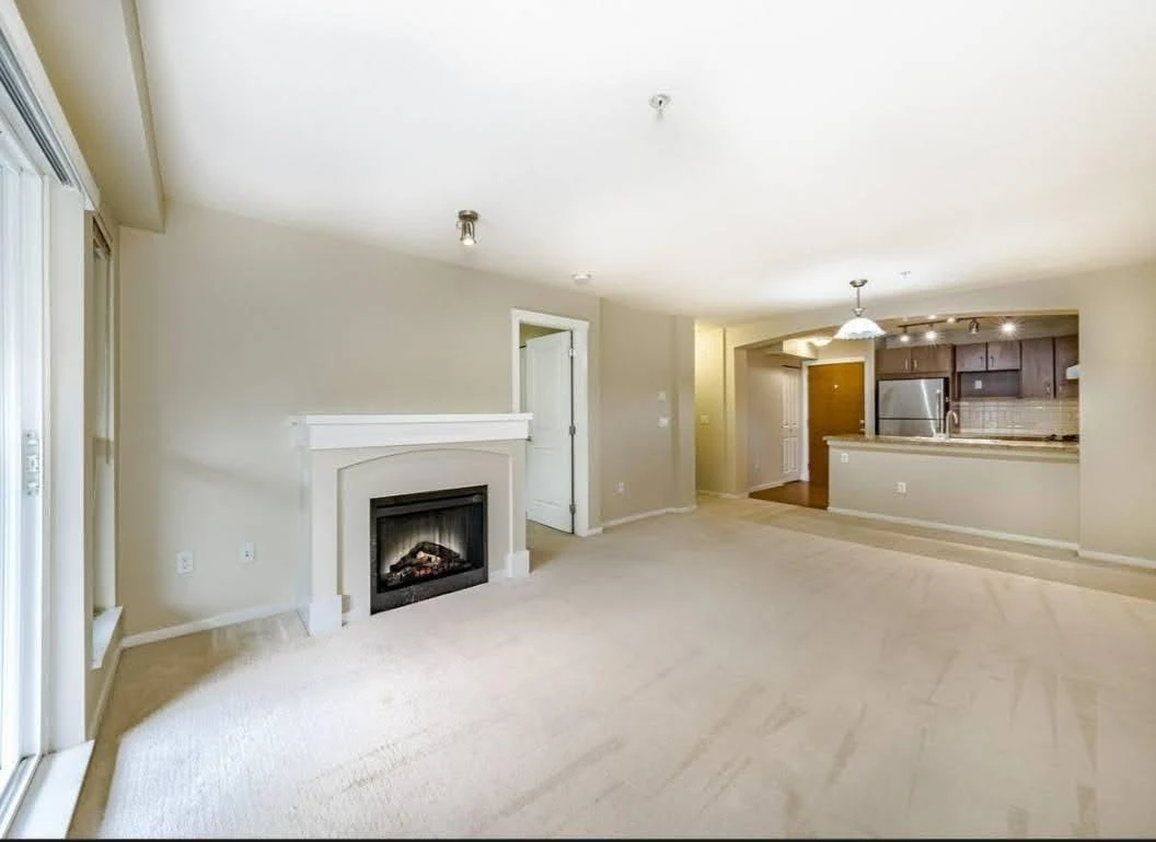 Family Room Photo of 201 3082 Dayanee Springs Boulevard, Coquitlam, BC