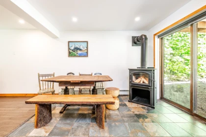 Breakfast Nook Photo of 4030 Midnight Way, Squamish, BC
