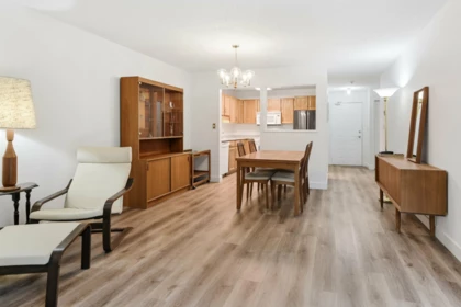 Kitchen Island Photo of 210 1521 Blackwood Street, White Rock, BC