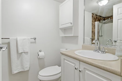 Powder Room Photo of 210 1521 Blackwood Street, White Rock, BC