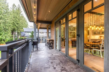 Hallway Photo of 2615 Dogwood Drive, Surrey, BC
