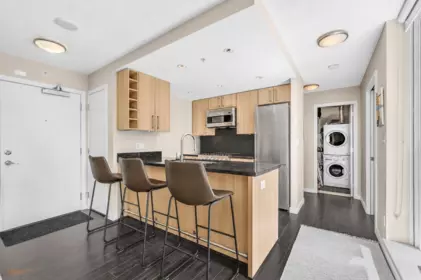 Kitchen Island Photo of 514 1708 Columbia Street, Vancouver, BC