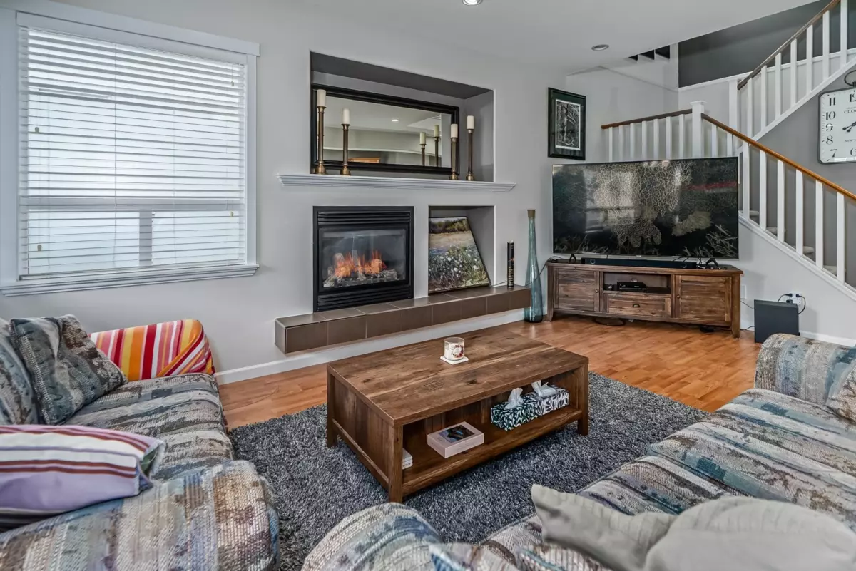 Family Room Photo of 19141 68 Avenue, Surrey, BC