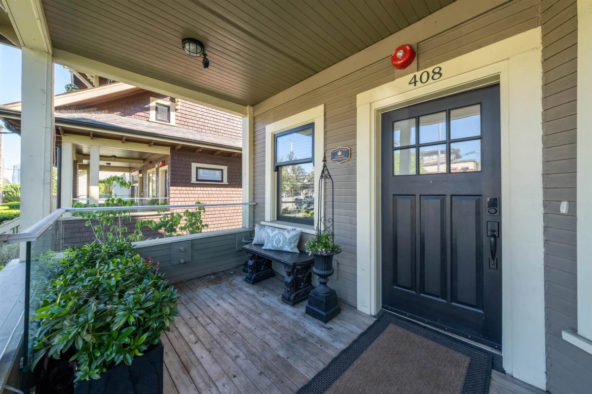 Exterior Rear Photo of 408 Eighth Street, New Westminster, BC