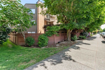 Outdoor Patio Photo of 102 1055 W 13th Avenue, Vancouver, BC