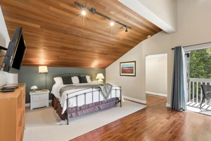 Entry Foyer Photo of 396 Mathers Avenue, West Vancouver, BC