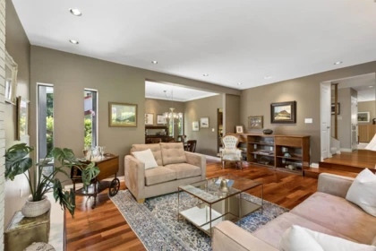 Kitchen Island Photo of 396 Mathers Avenue, West Vancouver, BC