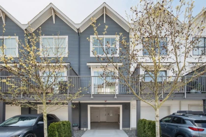 Front Yard Photo of 11 4716 Orca Way, Tsawwassen, BC