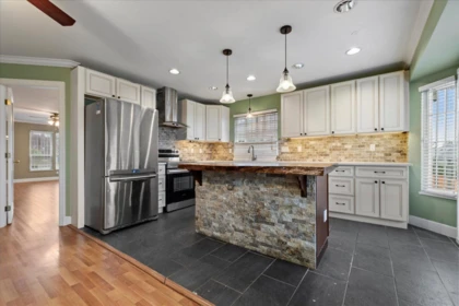Guest Bathroom Photo of 3319 Firhill Drive, Abbotsford, BC