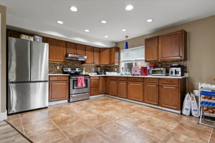 Laundry Room Photo of 3319 Firhill Drive, Abbotsford, BC