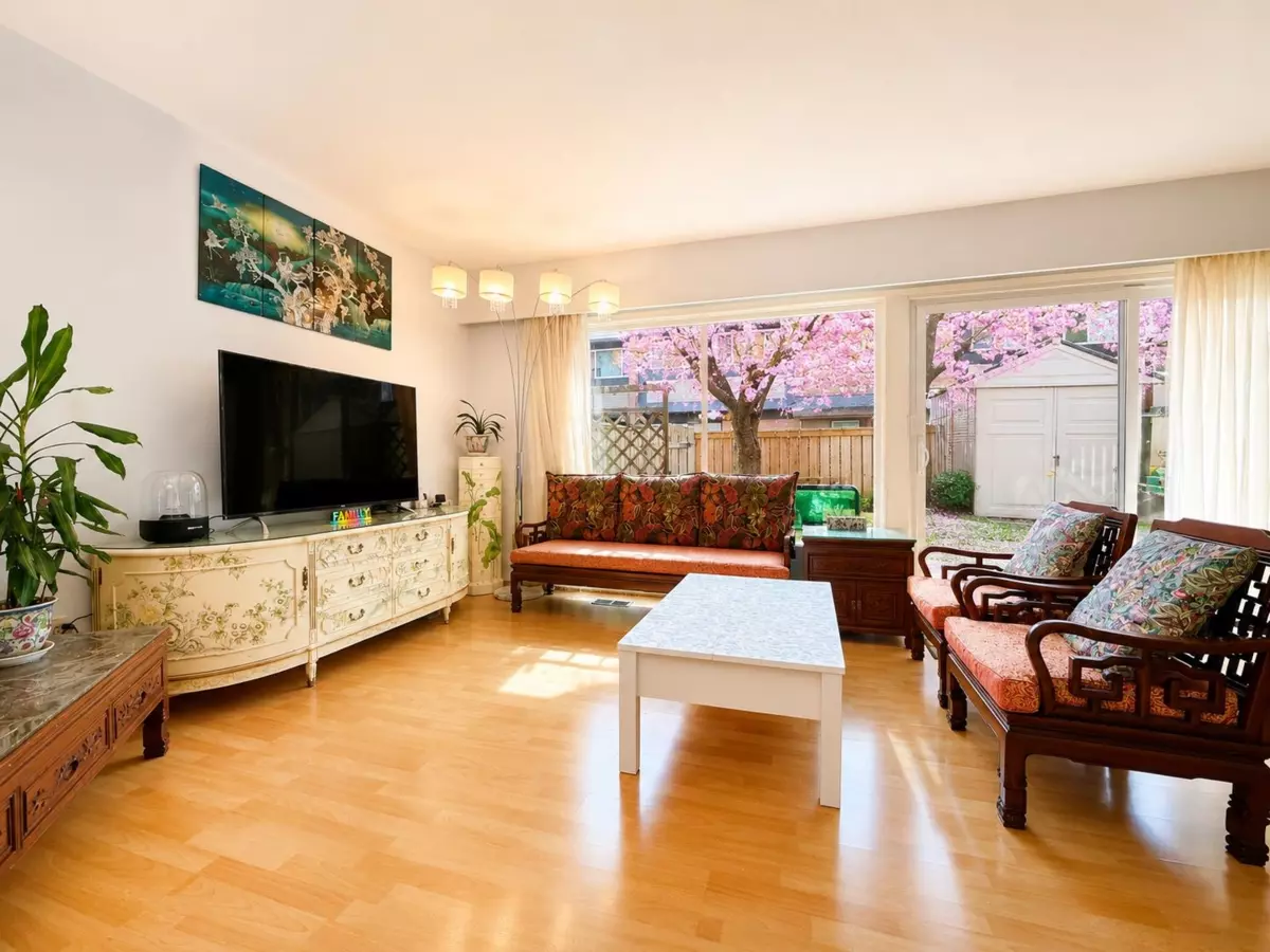 Family Room Photo of 27 10011 Swinton Crescent, Richmond, BC
