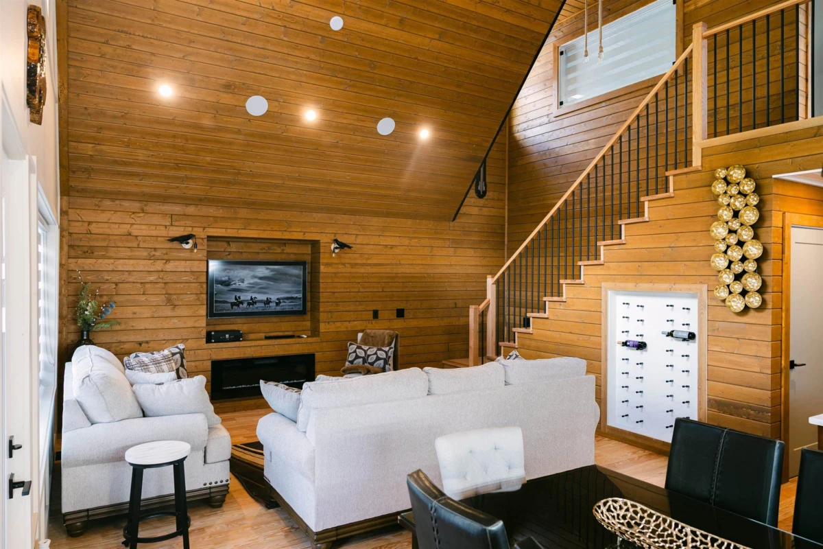 Living Room Photo of HG171 71399 Grove Boulevard, Hope, BC