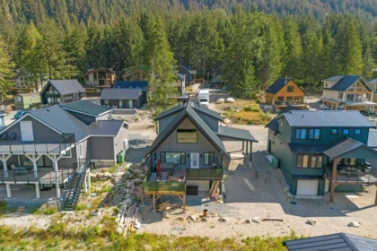 Backyard Photo of HG171 71399 Grove Boulevard, Hope, BC