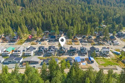 Swimming Pool Photo of HG171 71399 Grove Boulevard, Hope, BC