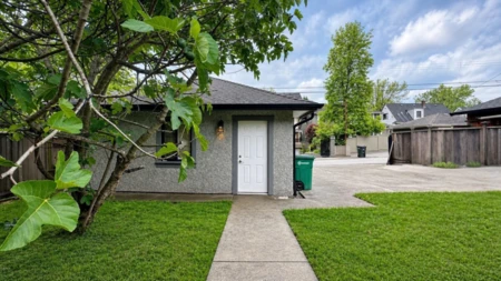 Community Amenities Photo (Clubhouse) of 3894 Oxford Street, Burnaby, BC