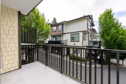 Walk-In Closet Photo of 7 6055 138 Street, Surrey, BC