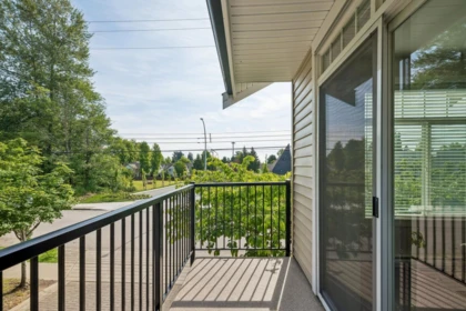 Basement Recreation Room Photo of 1 8277 161 Street, Surrey, BC
