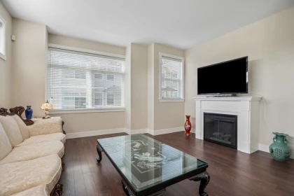 Kitchen Island Photo of 1 8277 161 Street, Surrey, BC
