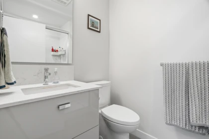 Primary Bathroom Photo of 211 10838 Whalley Boulevard, Surrey, BC