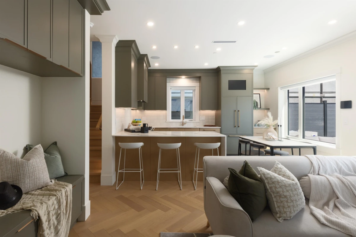 Family Room Photo of 2 258 E 19 Avenue, Vancouver, BC