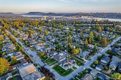 Backyard Photo of 1390 Sutherland Avenue, North Vancouver, BC