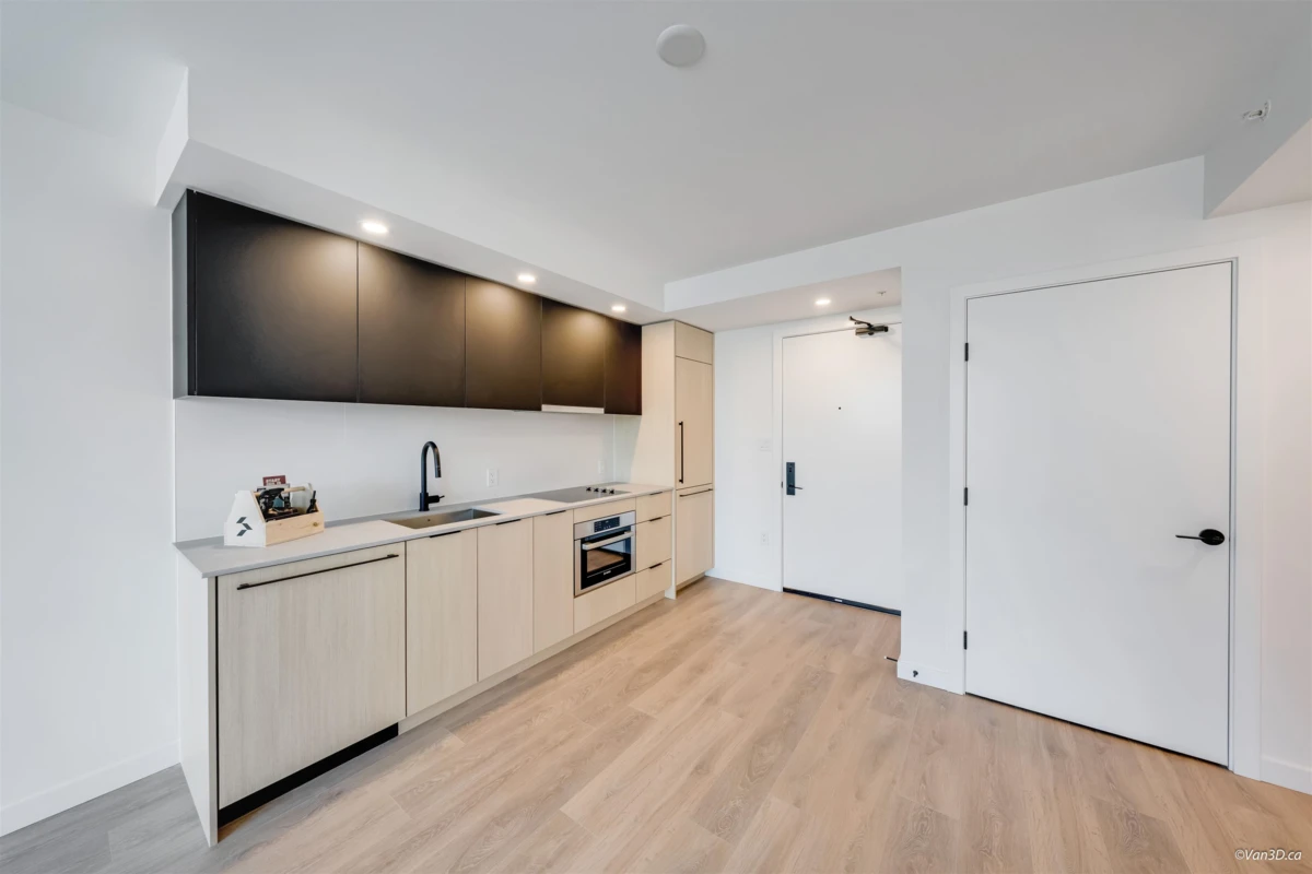 Family Room Photo of 1710 13738 Central Avenue, Surrey, BC