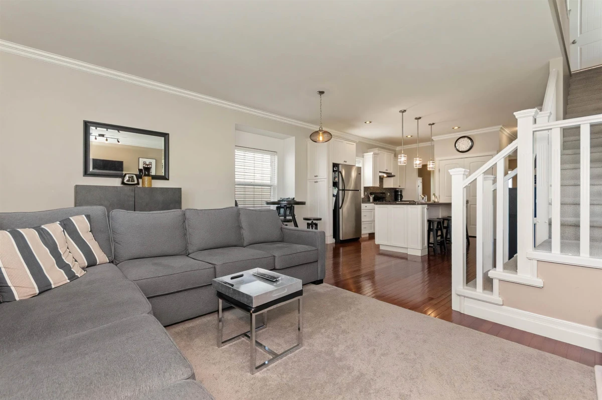 Dining Area Photo of 34609 7 Avenue, Abbotsford, BC