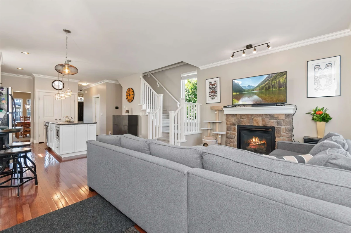 Family Room Photo of 34609 7 Avenue, Abbotsford, BC