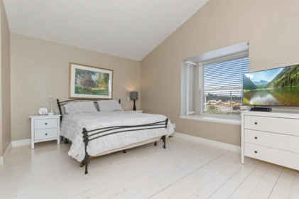 Basement Recreation Room Photo of 34609 7 Avenue, Abbotsford, BC