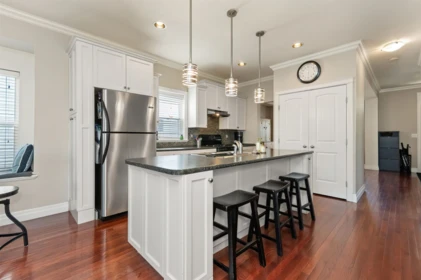 Walk-In Closet Photo of 34609 7 Avenue, Abbotsford, BC