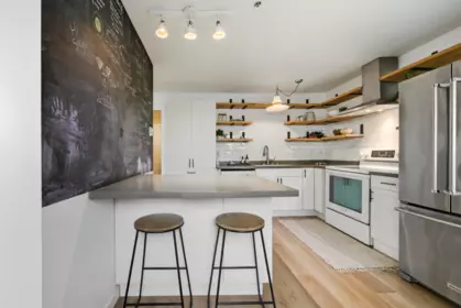 Kitchen Island Photo of 205 33165 2nd Avenue, Mission, BC