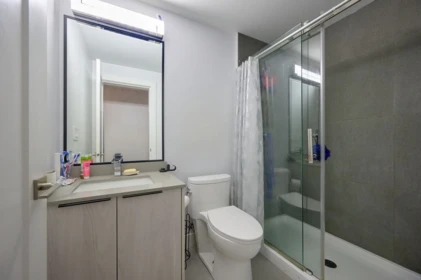 Hot Tub / Spa Photo of 449 E 15th Street, North Vancouver, BC