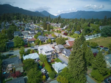 449 E 15th Street, North Vancouver, BC, North Vancouver — Single Family Residence for sale