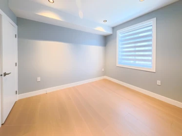 Breakfast Nook Photo of 4 2557 W King Edward Avenue, Vancouver, BC