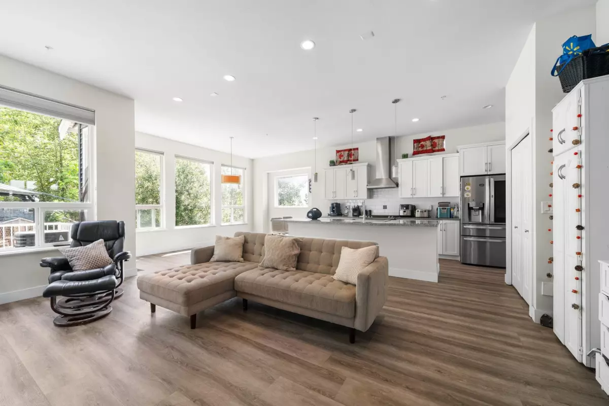 Dining Area Photo of 10433 248 Street, Maple Ridge, BC