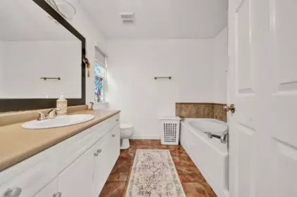 Powder Room Photo of 35114 Laburnum Avenue, Abbotsford, BC