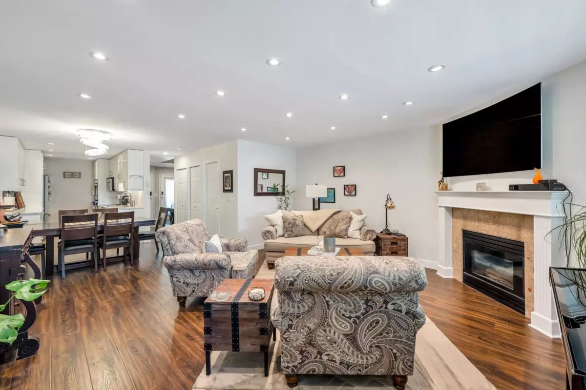 Dining Area Photo of 21 8855 212 Street, Langley, BC