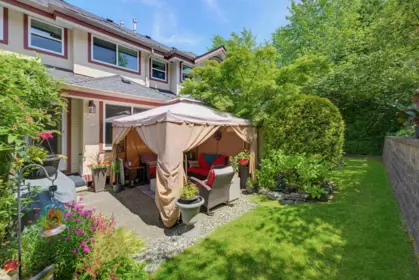 Entry Foyer Photo of 21 8855 212 Street, Langley, BC
