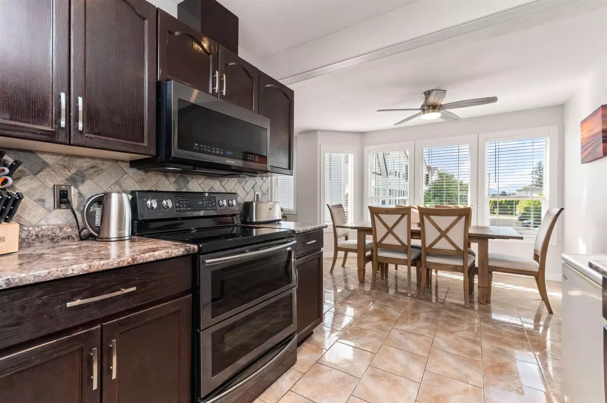 Dining Area Photo of 27 45286 Watson Road, Chilliwack, BC