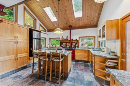 Breakfast Nook Photo of 12 & 13 Coldwell Beach, North Vancouver, BC