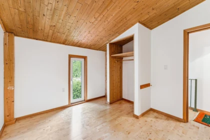 Entry Foyer Photo of 12 & 13 Coldwell Beach, North Vancouver, BC