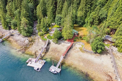 Hot Tub / Spa Photo of 12 & 13 Coldwell Beach, North Vancouver, BC