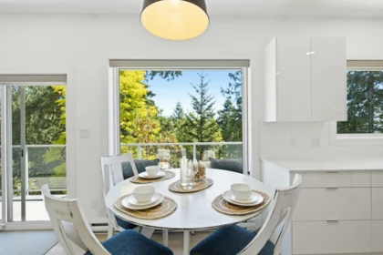 Breakfast Nook Photo of 5673 Salmon Drive, Sechelt, BC