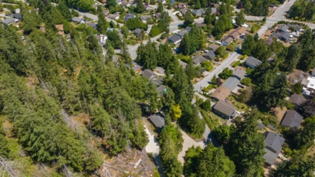 5673 Salmon Drive, Sechelt, BC, Sechelt — Single Family Residence for sale